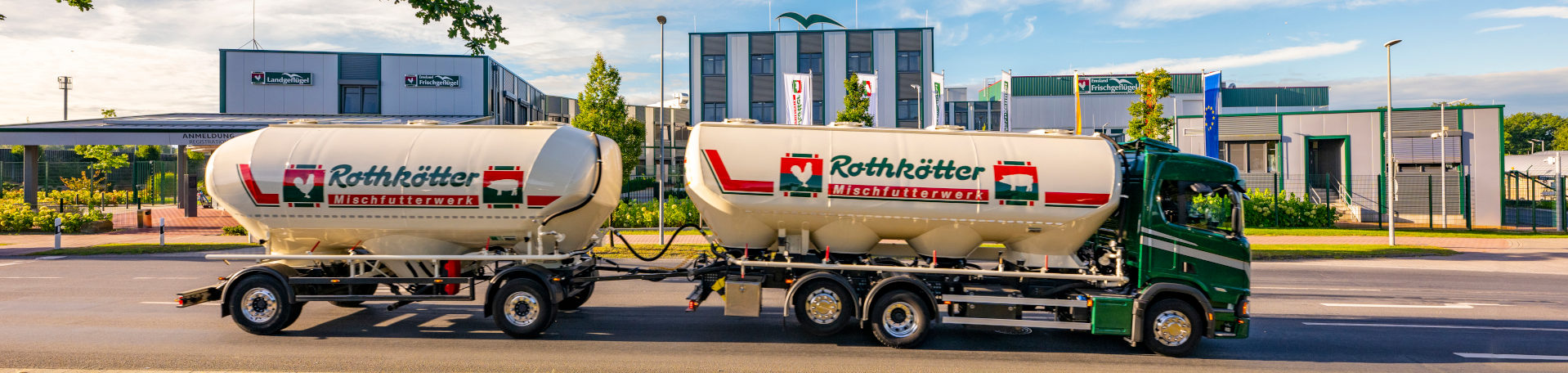Panoramabild - Berufskraftfahrer Mischfutterfahrzeuge